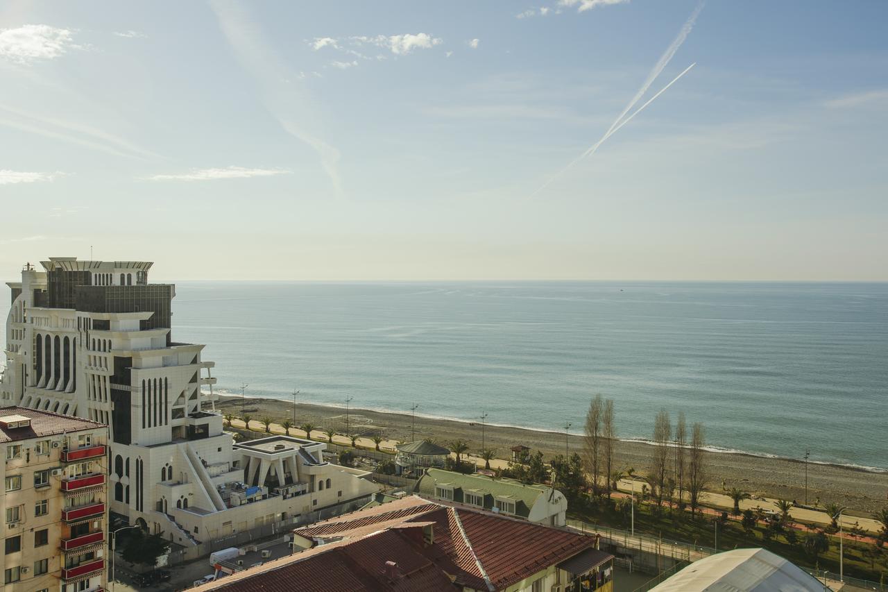Viva Blue Batumi Aparthotel Exterior foto