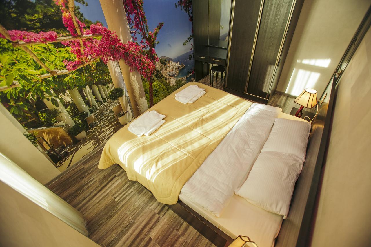 Viva Blue Batumi Aparthotel Exterior foto